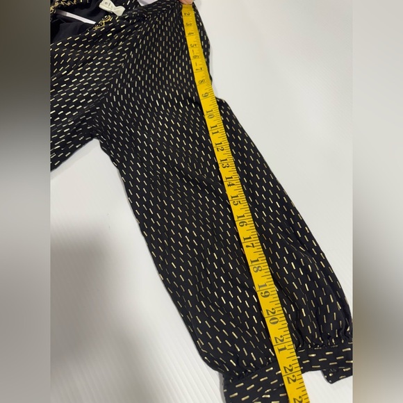 Velvet by Graham & Spencer Milla Gold Printed Peasant Blouse Sz M - Picture 6 of 10